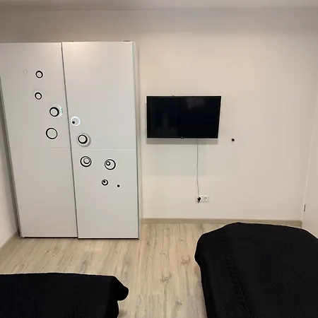 Mit Garten Und Parkplatz Mitten In Neumarkt