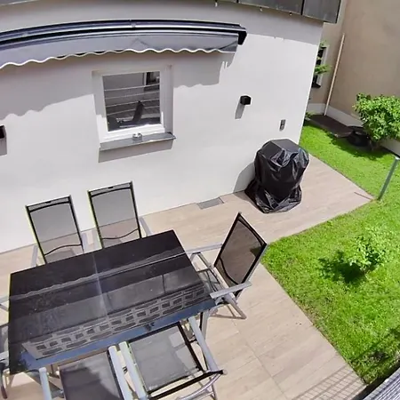 Mit Garten Und Parkplatz Mitten In Neumarkt Apartment *