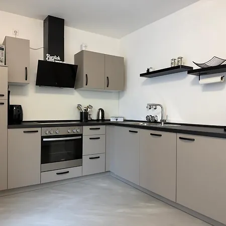 Apartment Mit Garten Und Parkplatz Mitten In Neumarkt