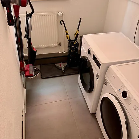 Mit Garten Und Parkplatz Mitten In Neumarkt Apartment