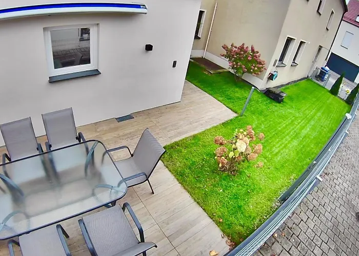 Apartamento Mit Garten Und Parkplatz Mitten In Neumarkt