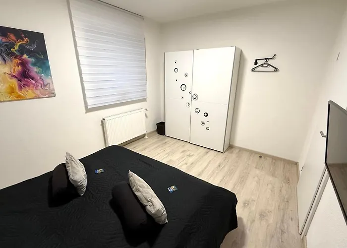 Mit Garten Und Parkplatz Mitten In Neumarkt Apartamento *